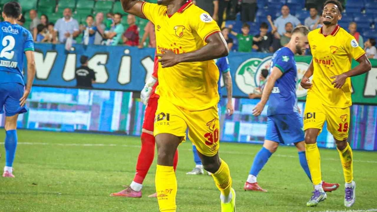 Göztepe'de Arda Okan Kurtulan ve Anthony Dennis'e Talipler: Beşiktaş, Trabzonspor ve Almanya Kulüpleri