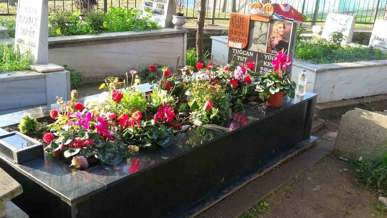 Güllü'nün Mezarı Güllerle Donatıldı: Tuzla'da Anma