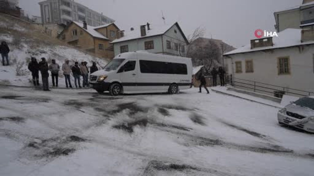 Gümüşhane'de 2 Ocak Cuma kar tatili