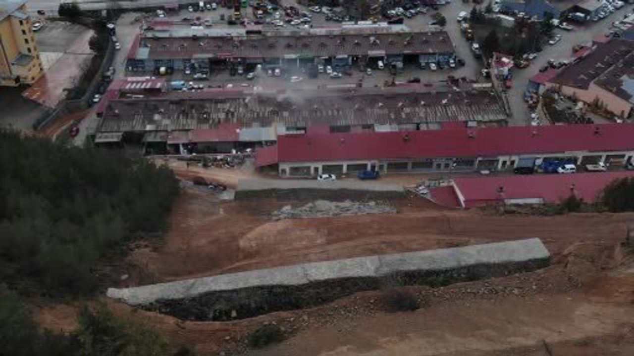 Gümüşhane Sanayi Sitesi'nde Heyelan Sonrası İstinat Duvarlarında Çatlaklar