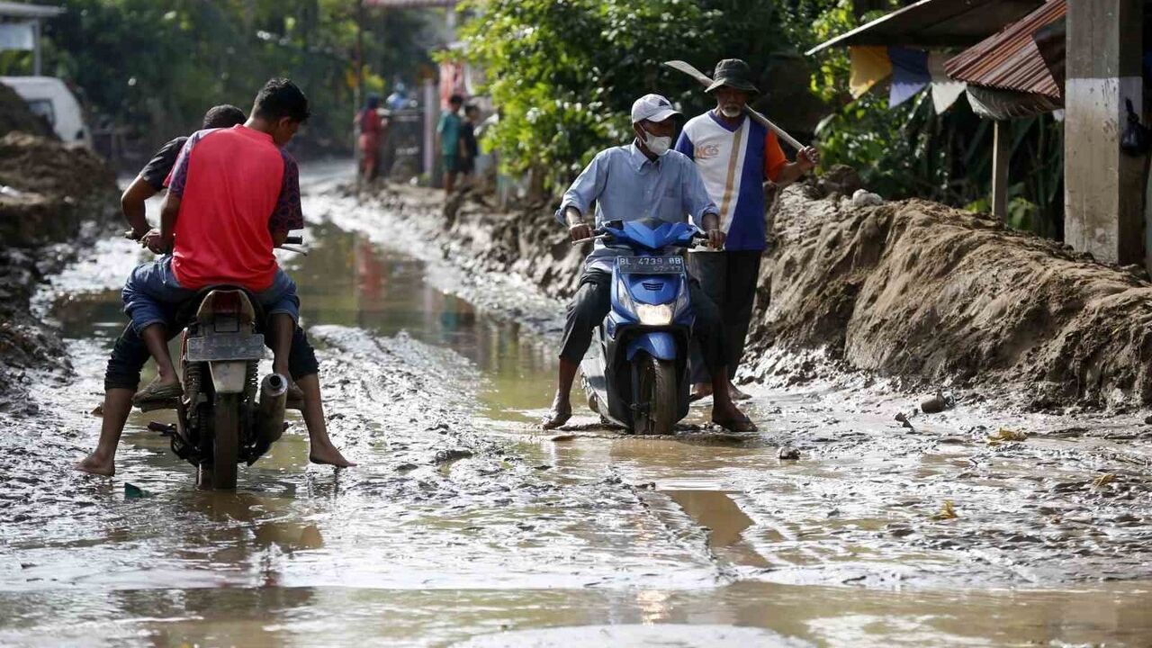 Güney Asya’da Sel ve Toprak Kaymaları: Can Kaybı bin 220’ye Yükseldi