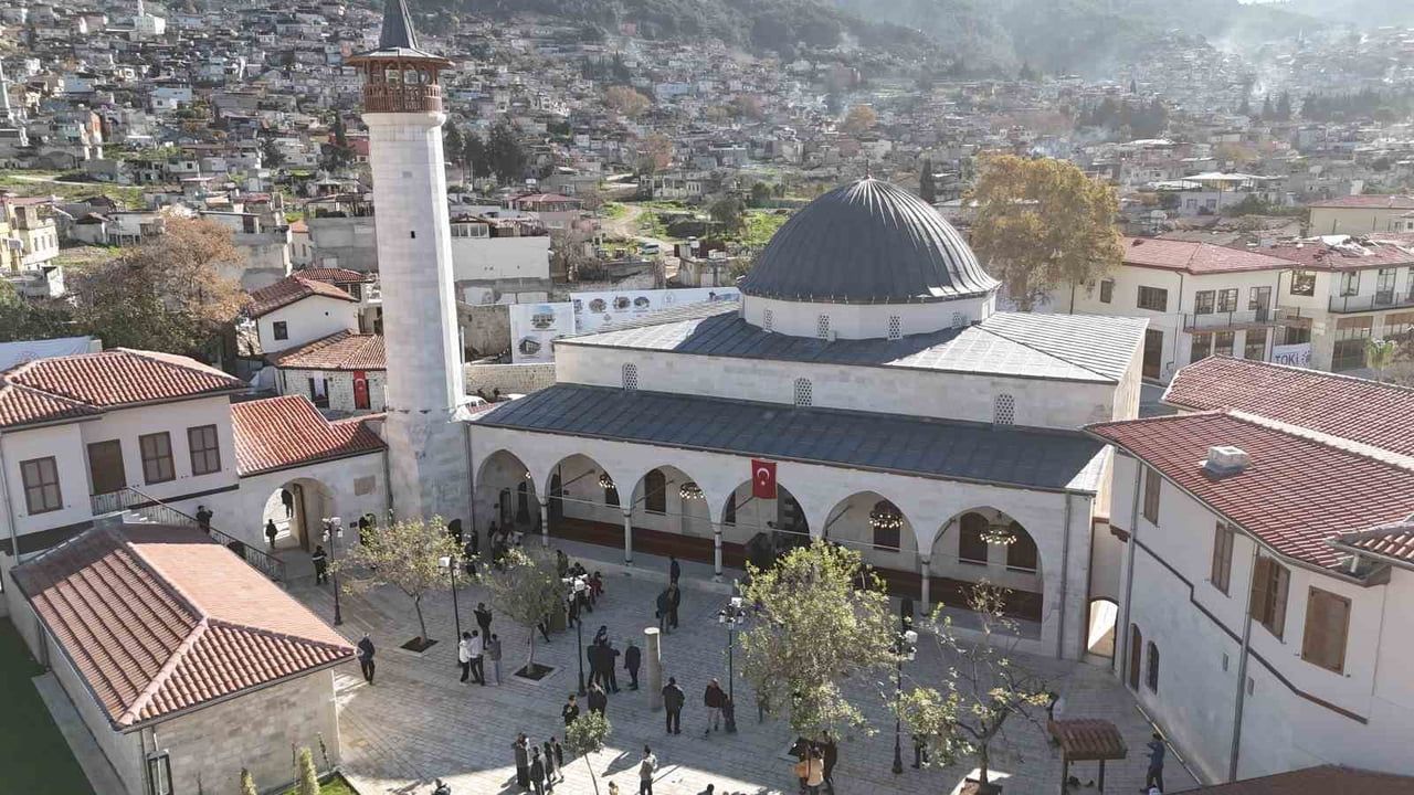 Habibi Neccar Camii yeniden açıldı — Erdoğan’ın açılışı sonrası ziyaretçi akını