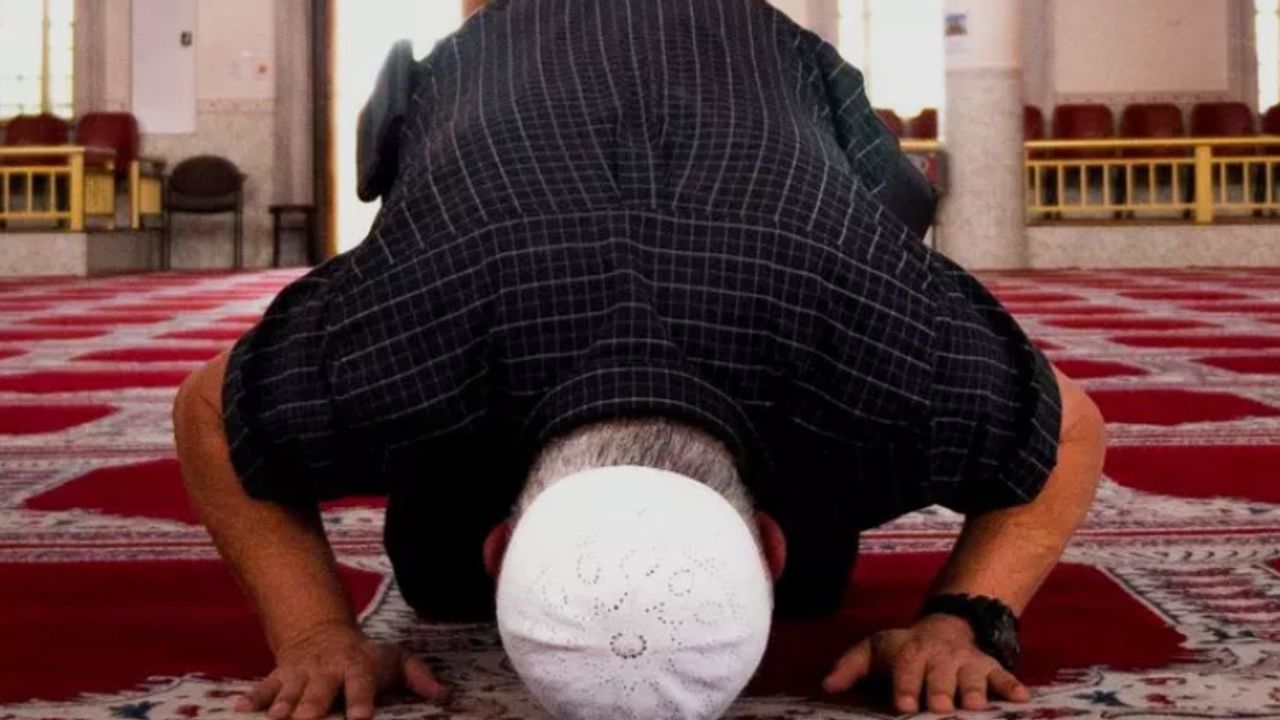 Hacet Namazı nasıl kılınır, kaç rekattır? Hacet Duası (Arapça-Türkçe)