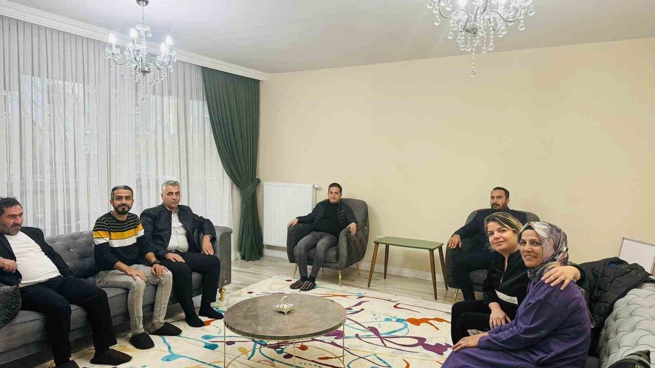 Hak-İş İl Başkanı Mehmet Aküzüm, Diyarbakır'da Hasta Üyelerini Ziyaret Etti