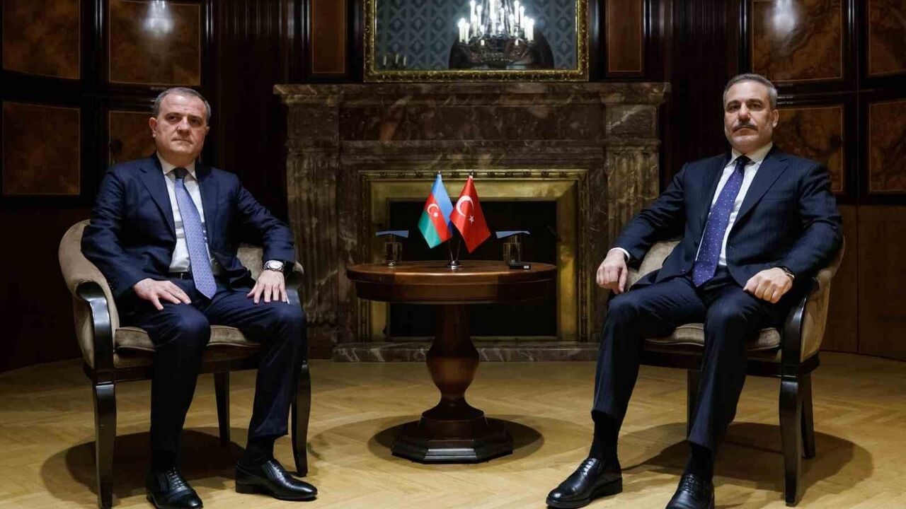 Hakan Fidan Viyana'da Ceyhun Bayramov ile Görüştü