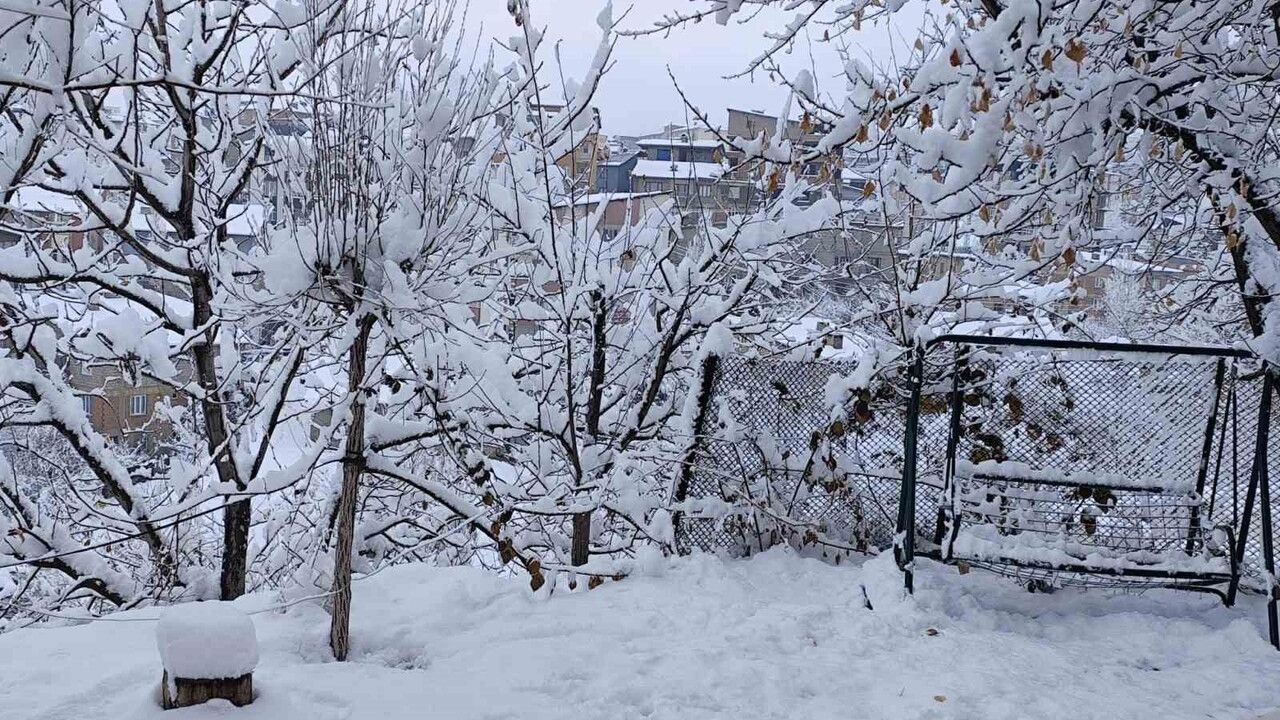 Hakkari'de Kartpostallık Kar Manzaraları