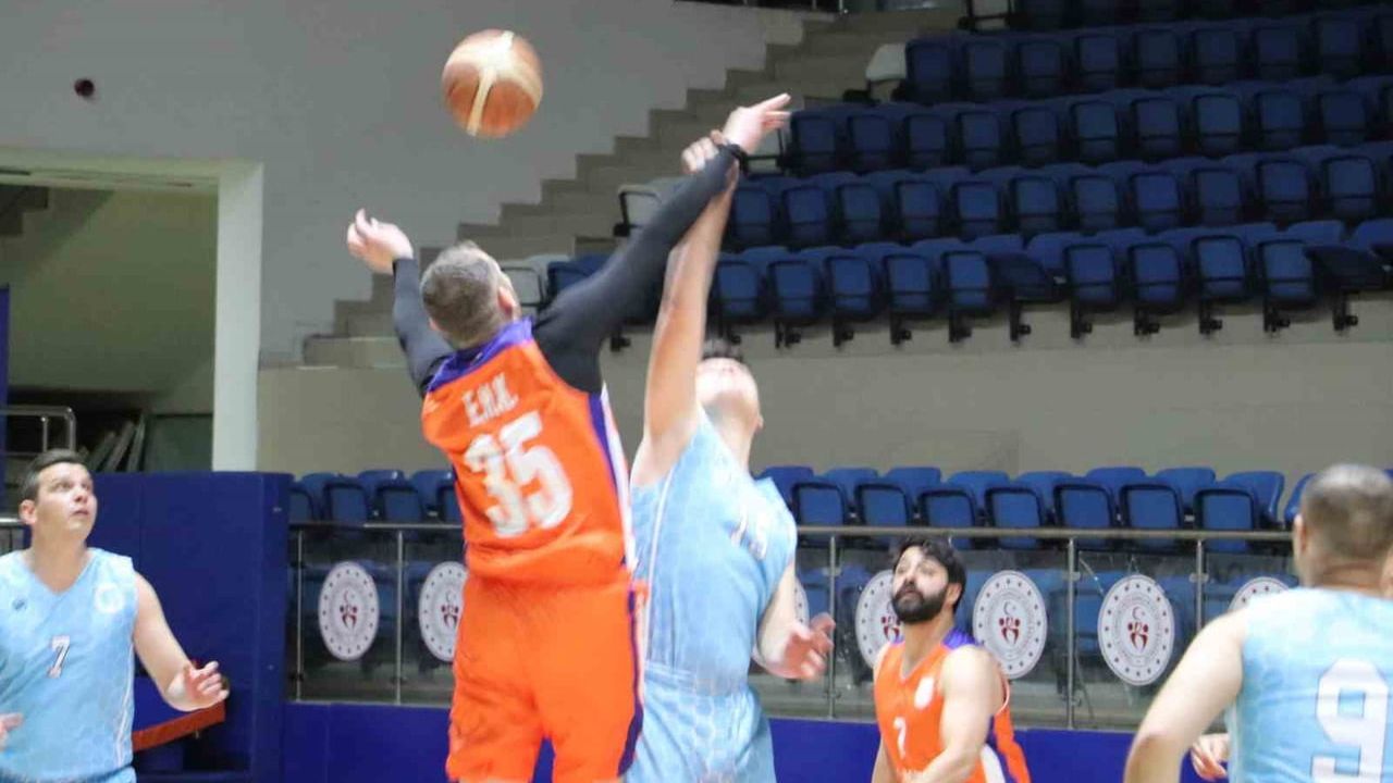 Hakkâri'de Kurumlar Arası Basketbol Başladı: 7 Takım, 42 Maç