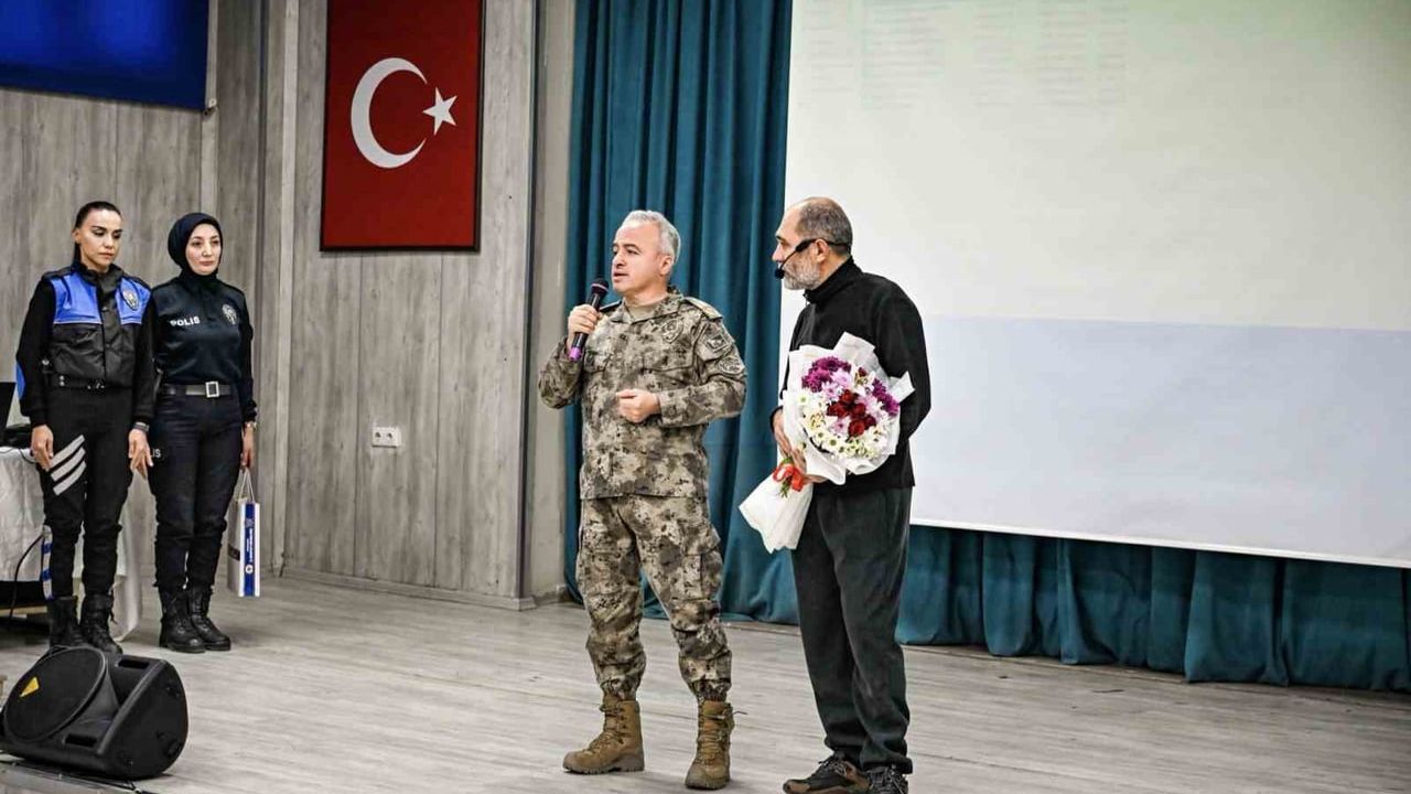 Hakkâri'de Polis Farkındalık Eğitimi: Ahmet Sula'dan Motivasyon Semineri