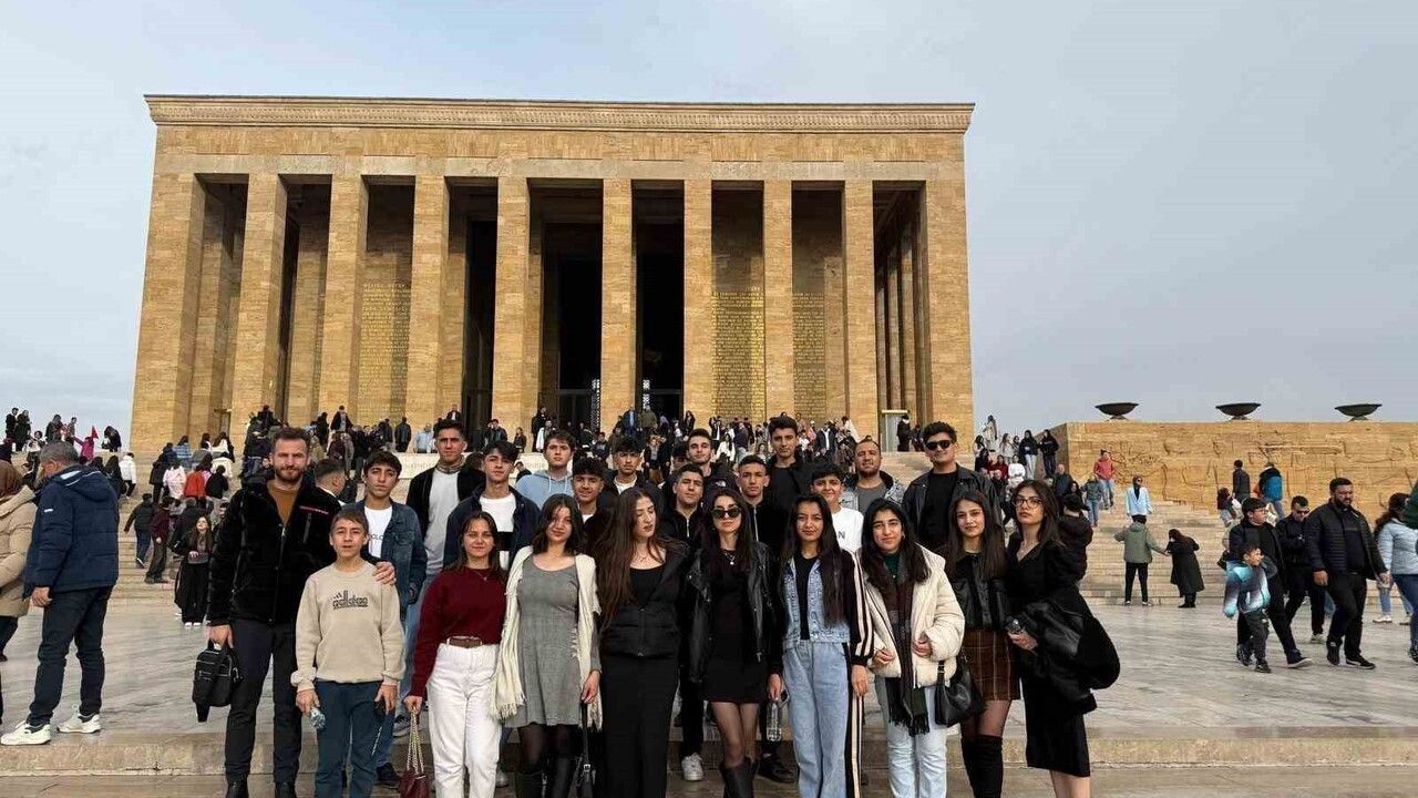 Hakkarili Öğrenciler Ankara Gezisinden Döndü — Vali Ali Çelik Ödülü