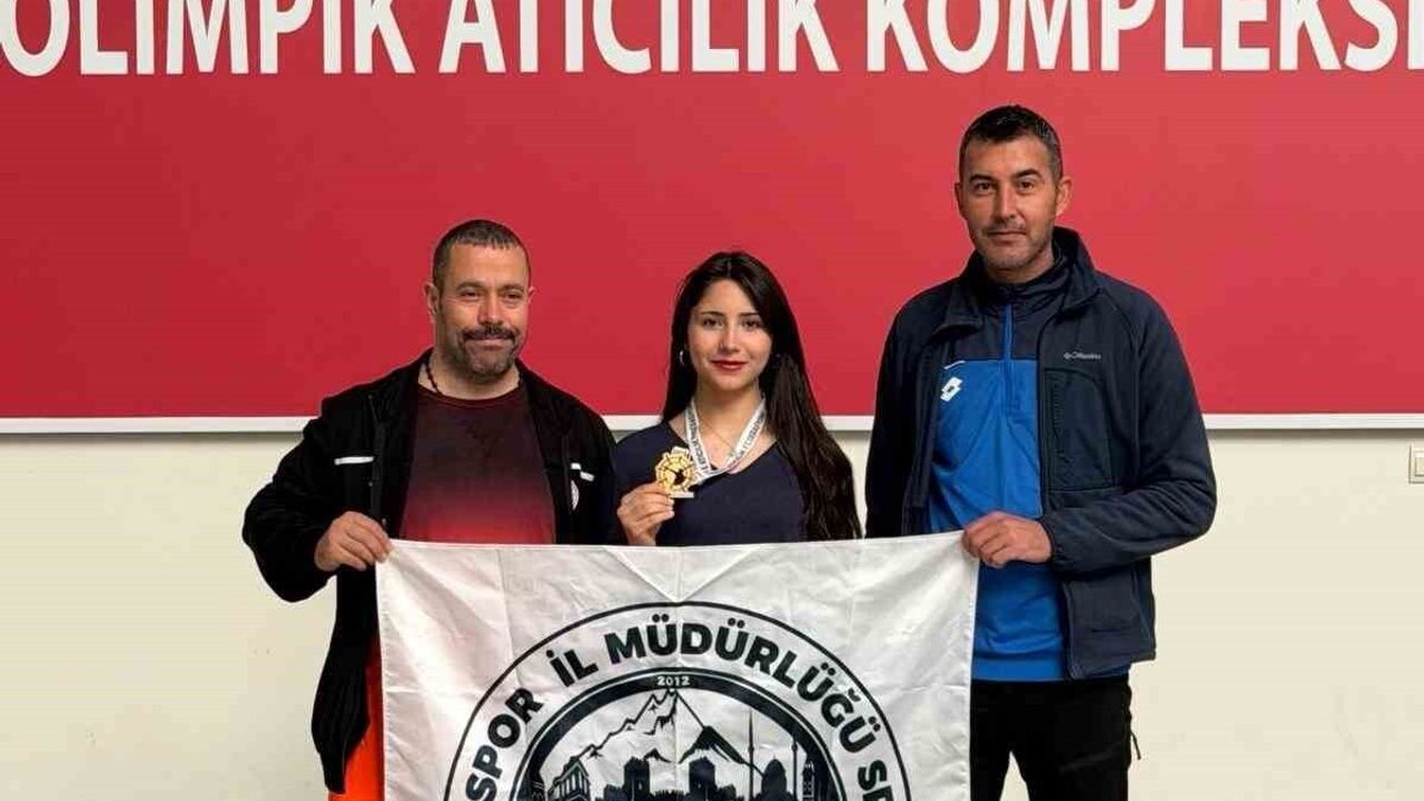 Hale Derya Eroğlu U16 Milli Takım Biletini Aldı