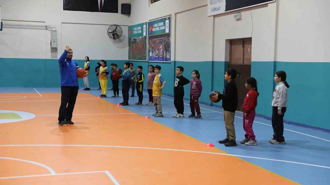 Haliliye'de Kış Spor Okulları: Çocuklardan Yoğun İlgi