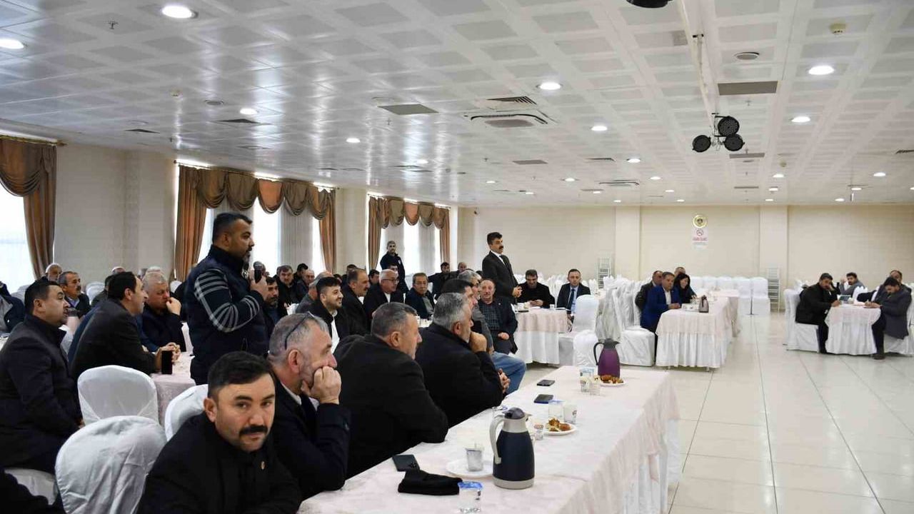 Halit Doğan Vezirköprü’de Muhtarların Sorunlarını Dinledi