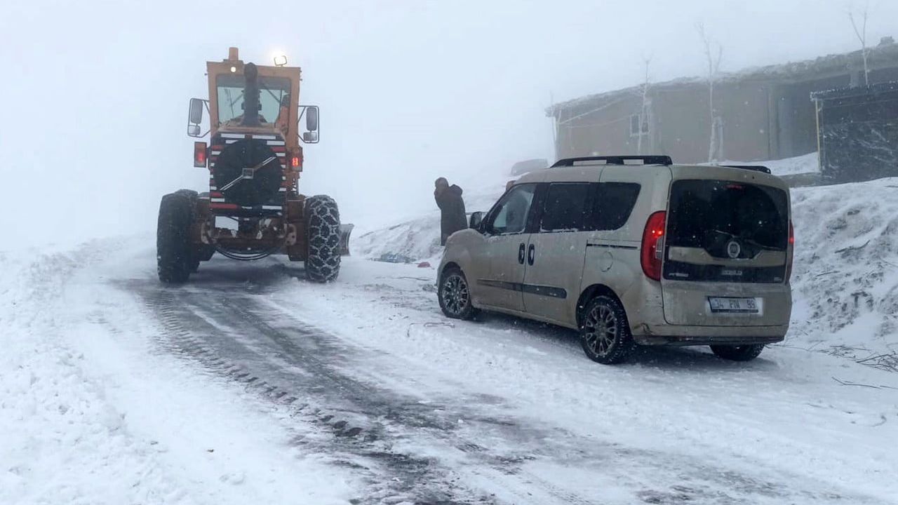 Hasköy-Mutki karayolu tipi nedeniyle ulaşıma kapatıldı
