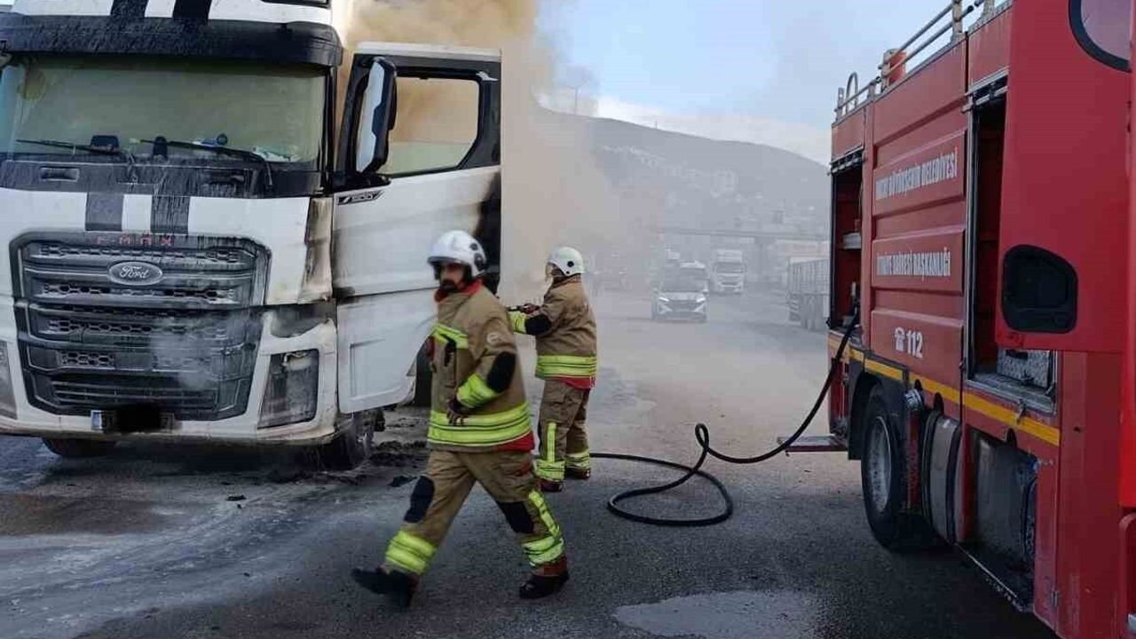 Hatay Belen'de Tır Yangını — İtfaiye Hızlı Müdahale Etti
