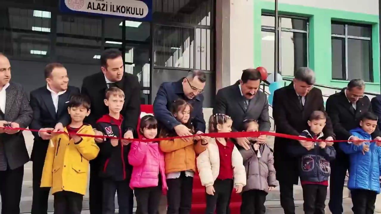 Hatay'da 220'inci eğitim yuvası: 20 derslikli Alazı İlkokulu açıldı