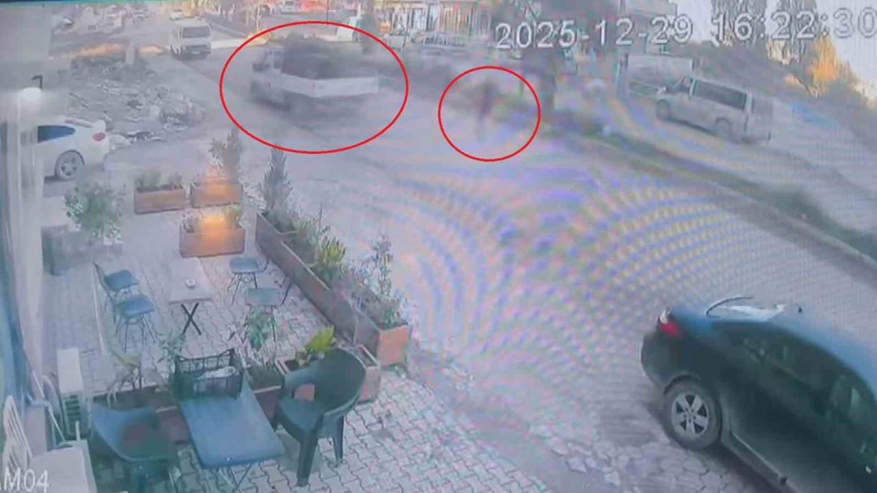 Hatay'da Çocuk Ters Yönden Gelen Araçtan Kıl Payı Kurtuldu