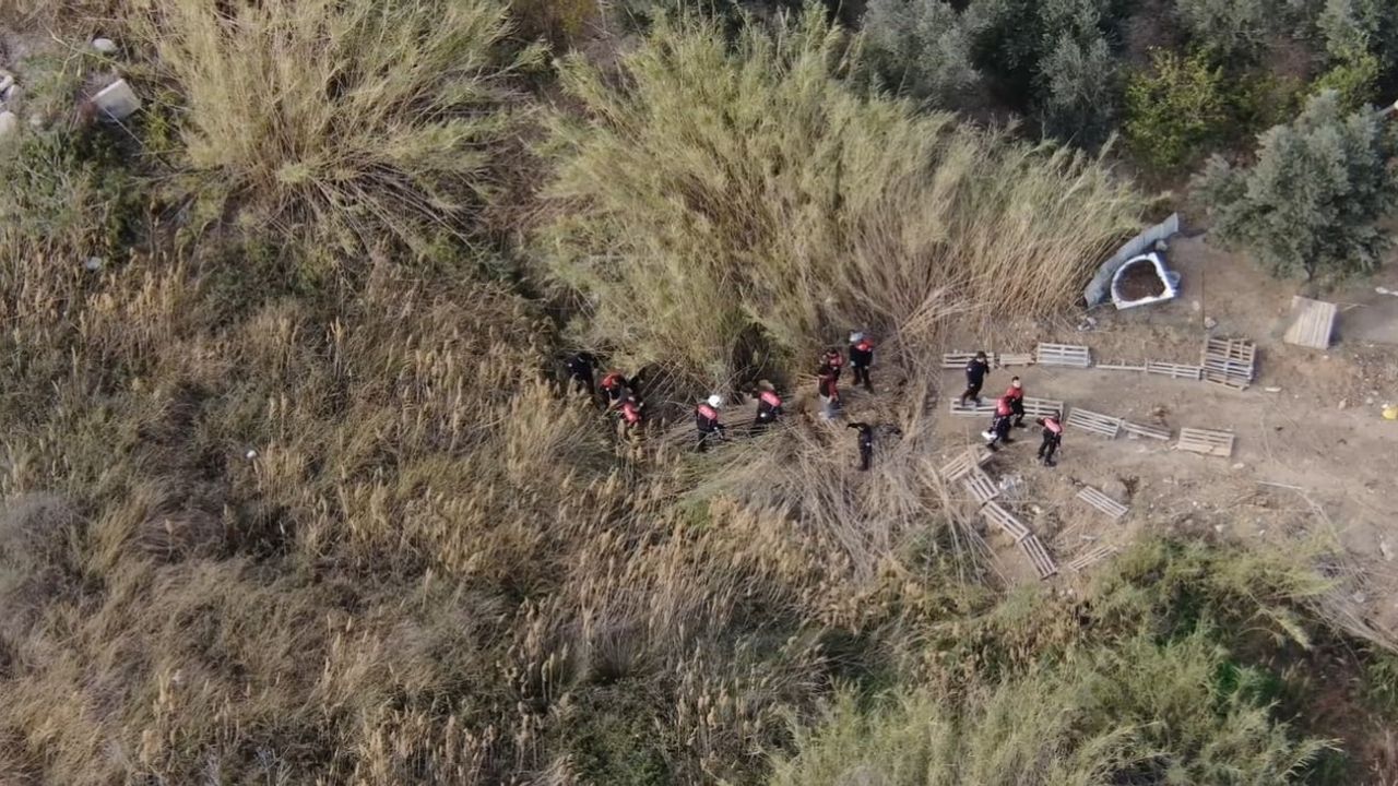 Hatay'da dronla tespit: 5 yıl kesinleşmiş hapisle aranan şahıs sazlıkta yakalandı