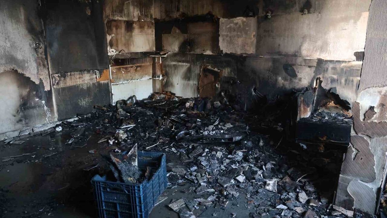 Hatay'da Elektrik Kontağı Yangını: Kırıkhan'da Mutfak Kül Oldu