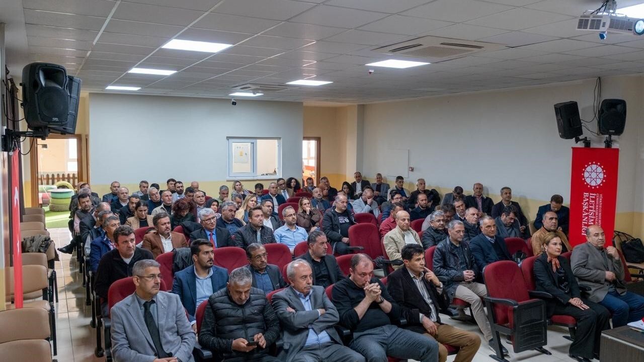 Hatay'da Öğrencilere Dezenformasyonla Mücadele Farkındalık Eğitimi