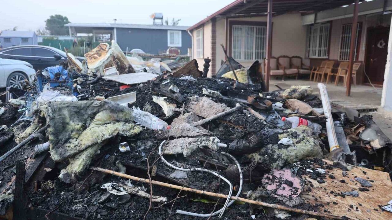 Hatay'da prefabrik evde yangın: Seçkin Önal ve ailesi korku dolu anlar yaşadı