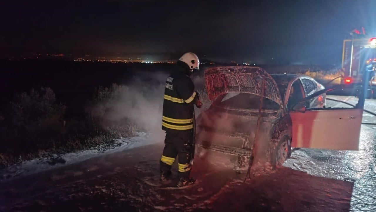 Hatay'da Seyir Halindeki Otomobil Alevlere Teslim Oldu