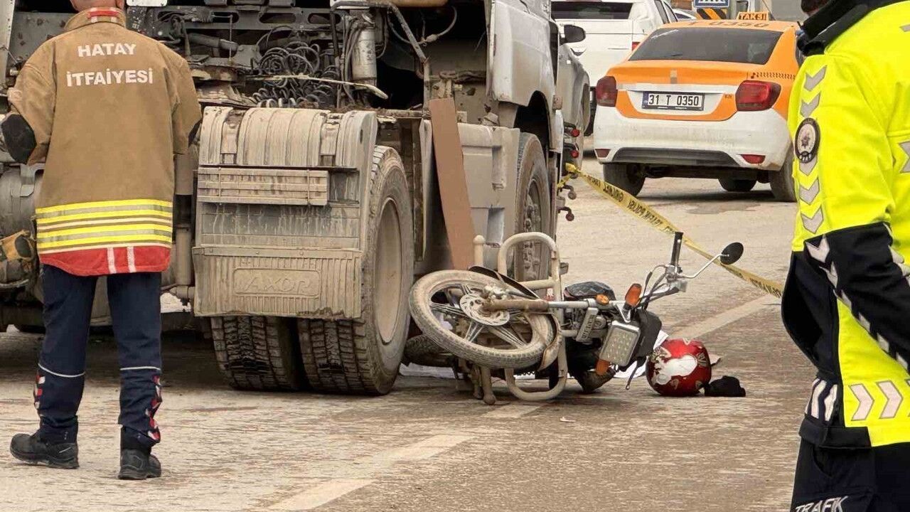 Hatay'da Tırla Çarpışma: Anne ve 2 Aylık Bebeği Hayatını Kaybetti