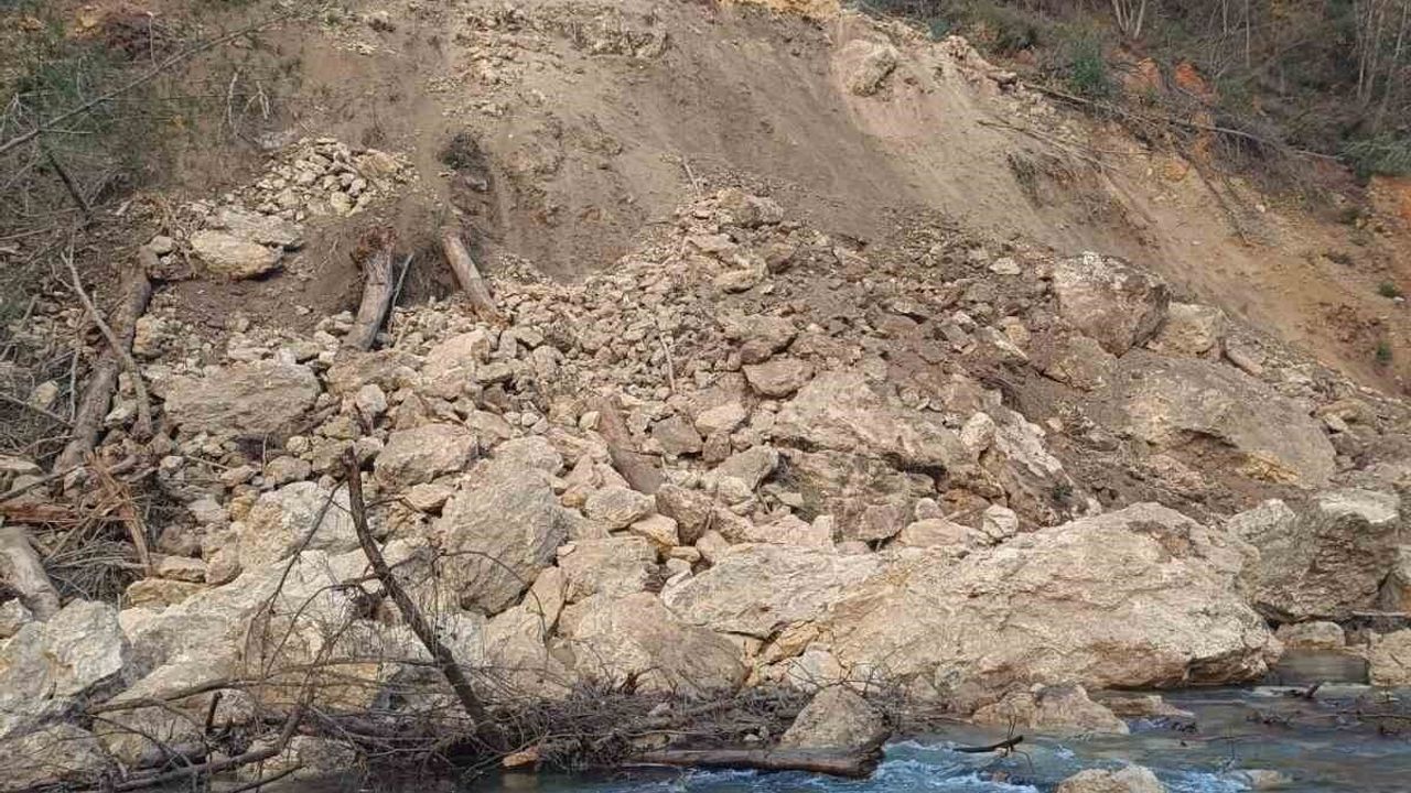 Hatay'da Yaylada Heyelan: AFAD ve Ekipler Hızla Se…