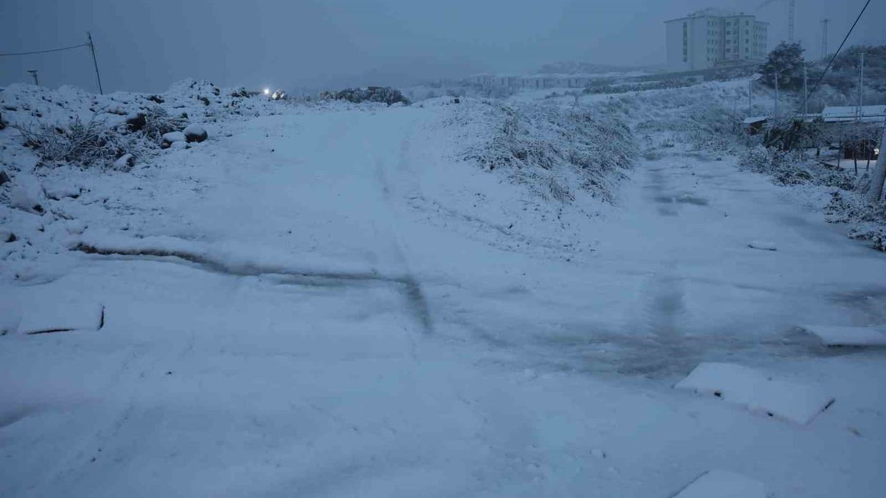 Hatay’da Yoğun Kar: 10 İlçede Eğitime 1 Gün Ara