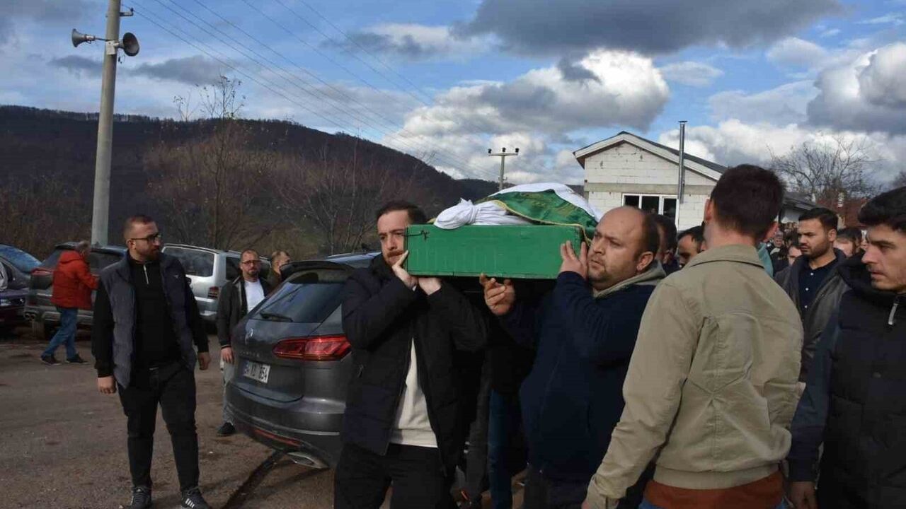 Hendek'te Trafik Kazasında Yaşamını Yitiren Aytekin İlmek Toprağa Verildi