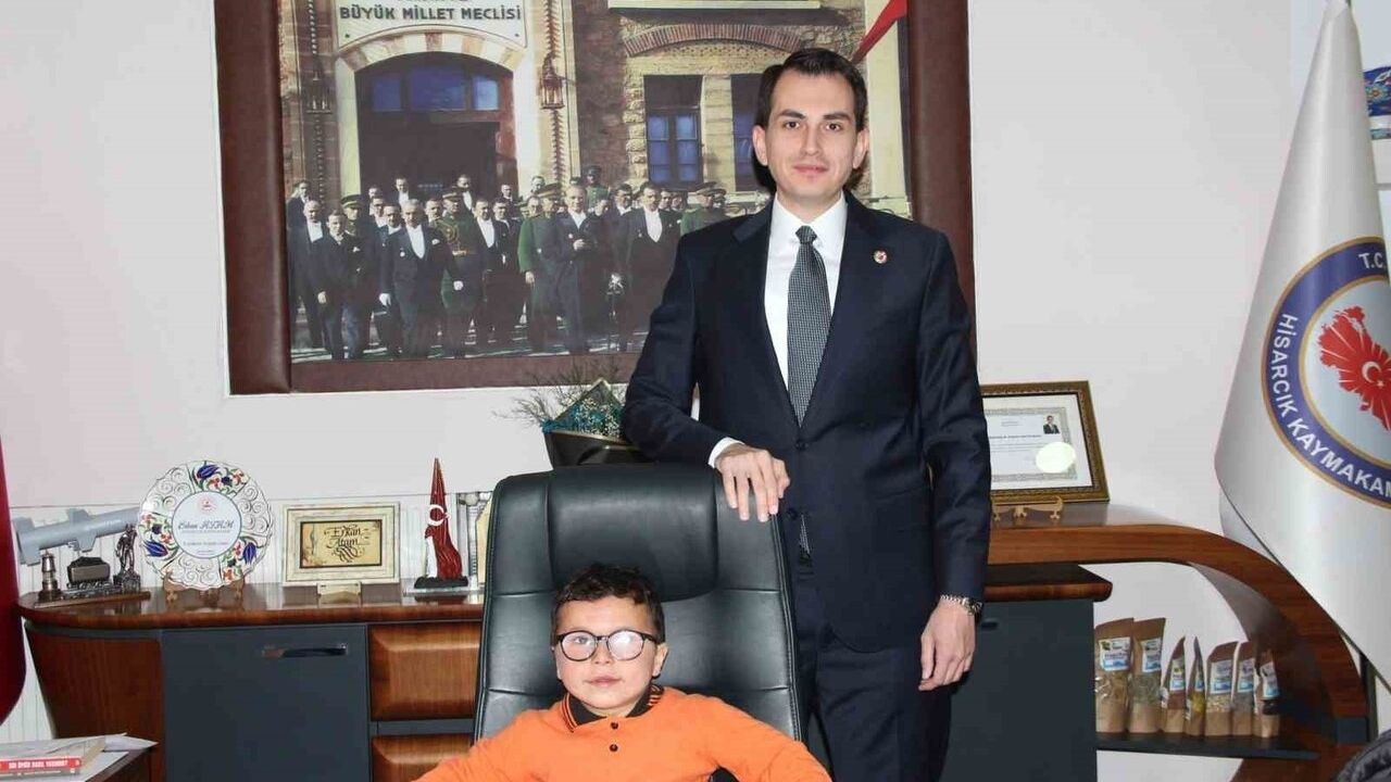 Hisarcık Kaymakamı Erkan Atam Özel Öğrencileri Makamında Ağırladı