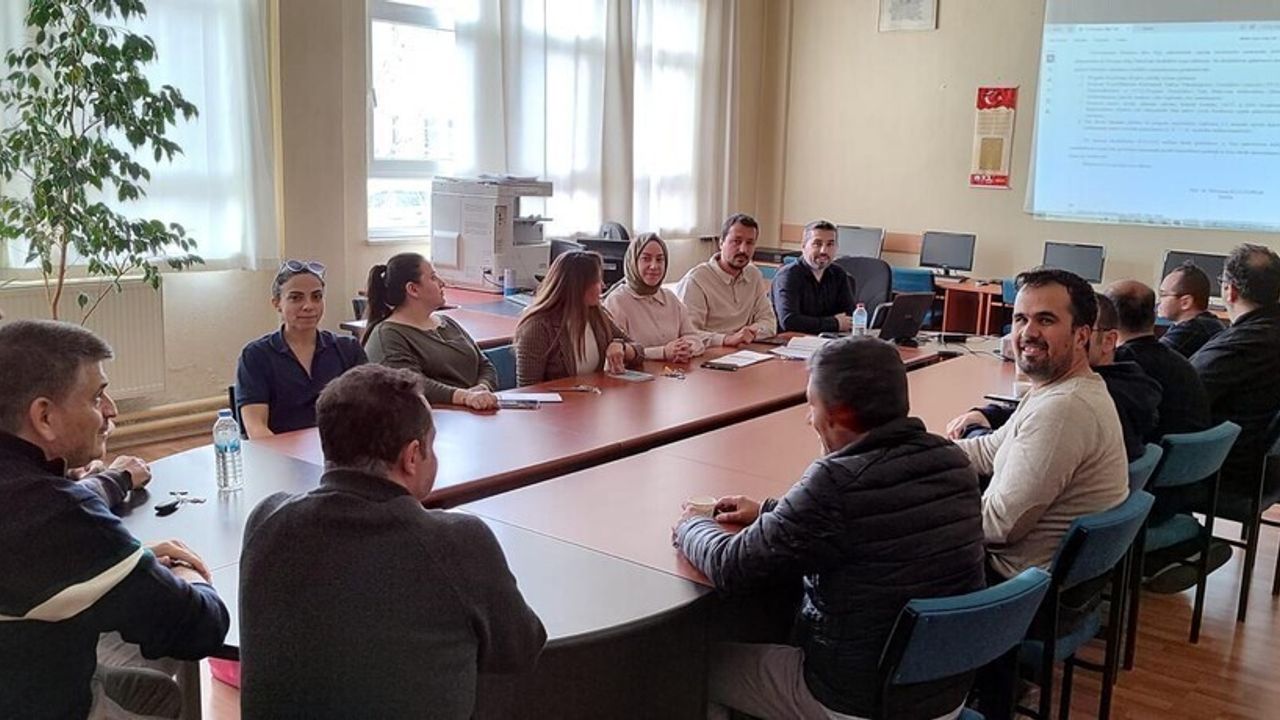 Hisarcık MYO'da Bologna Bilgi Paketi ve Ders Tanım Formu Eğitimi
