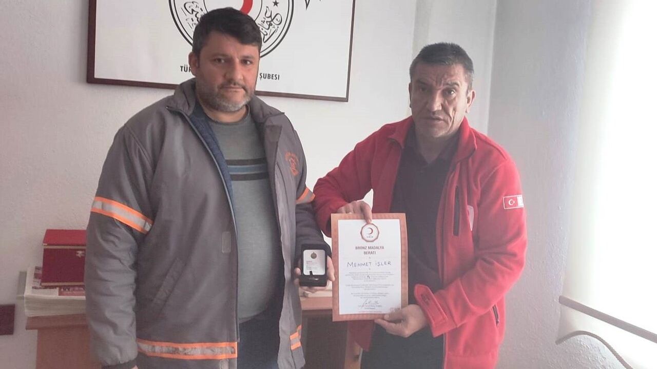 Hisarcık'ta 10. Kez Kan Bağışı: Mehmet İşler'e Bronz Madalya