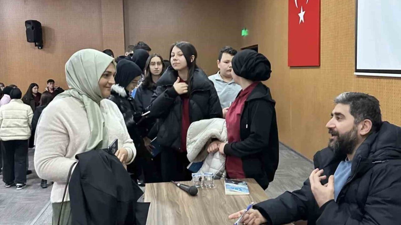 Hisarcık’ta Adem Özköse ile 'Esir Türkler, Müslüman Doğu Türkistan Halkı' Söyleşisi