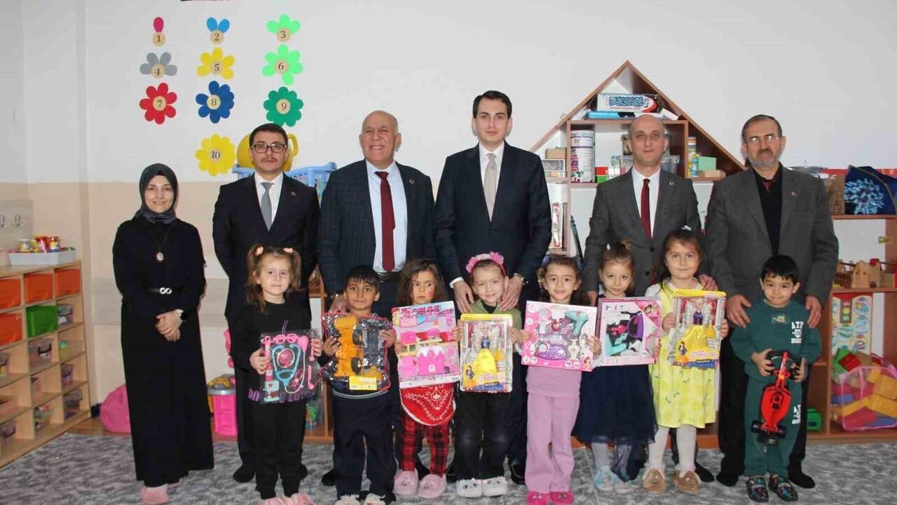 Hisarcık'ta Dereköy Şehit Fatih Seven İlk ve Ortaokulu'nda Yerli Malı Haftası