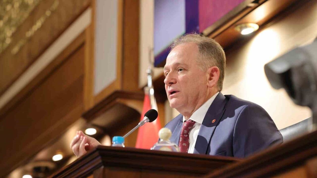 İBB Meclisi'nde İSBİKE Tartışması: Çöpe Atılan Bisikletler Gerginlik Yarattı