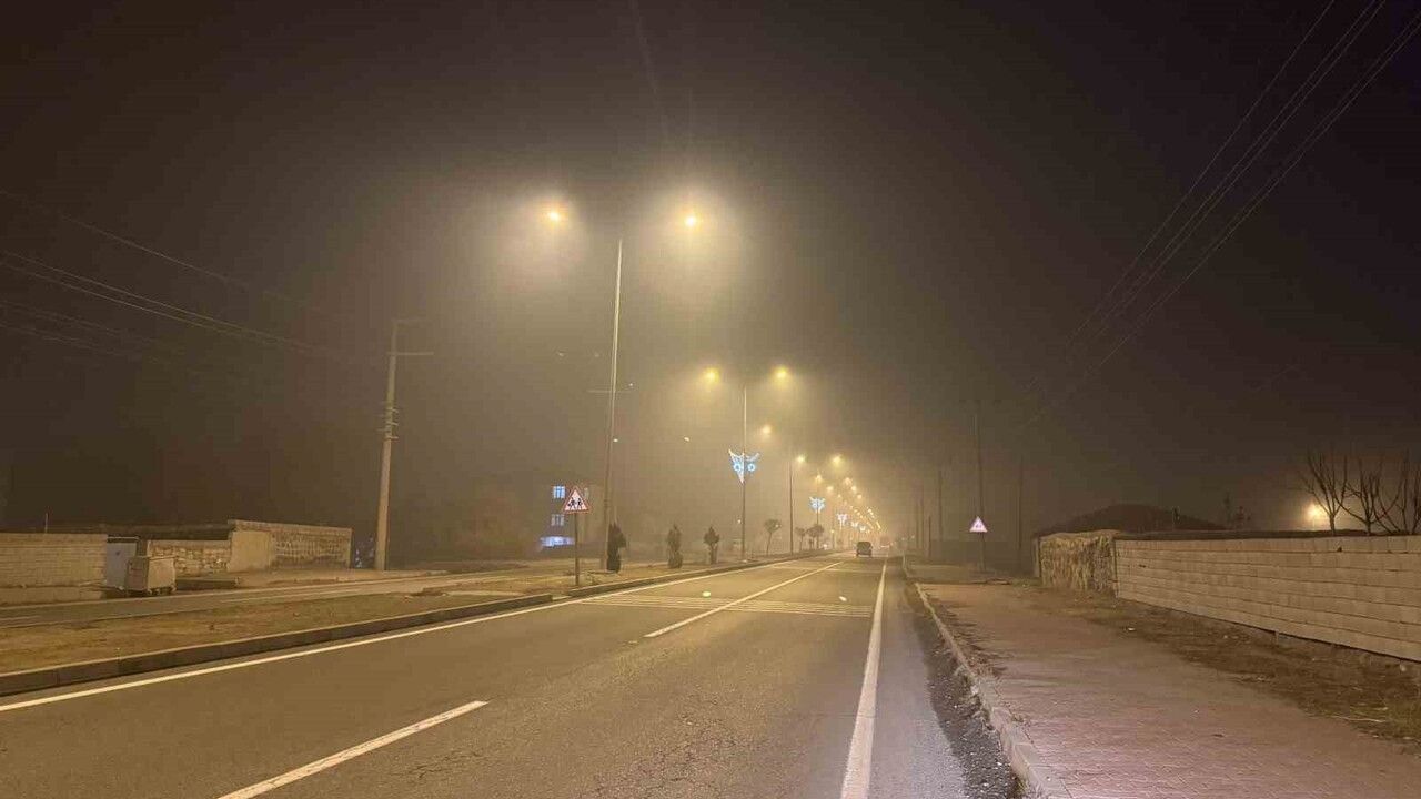 Iğdır'da Gece Boyunca Yoğun Sis: Görüş 1 Metreye Düştü