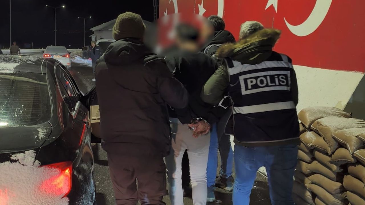 Iğdır'da Kuyumcu Soygunu: 3 Zanlı Adliyeye Sevk Edildi — 2 kilo 770 gram altın, 190 bin lira