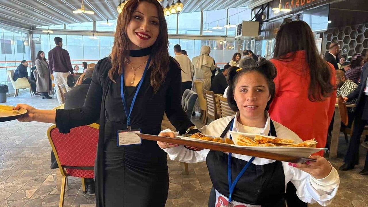 Iğdır'da Özel Gereksinimli Bireyler 3 Aralık'ta Kafe İşletti