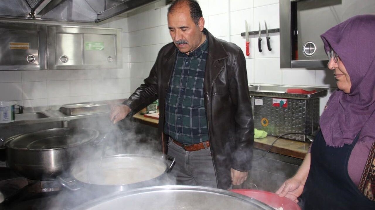 Iğdır'da Pansiyon Ziyareti: Aziz Gün'ün Koruyucu Ekipmansız Görüntüleri Tartışma Yarattı