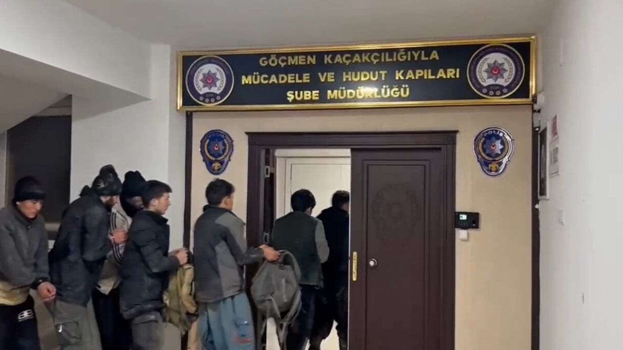 Iğdır'da Termal Kamera ve İHA ile 11 Kaçak Göçmen Tespiti, 3 Organizatör Yakalandı