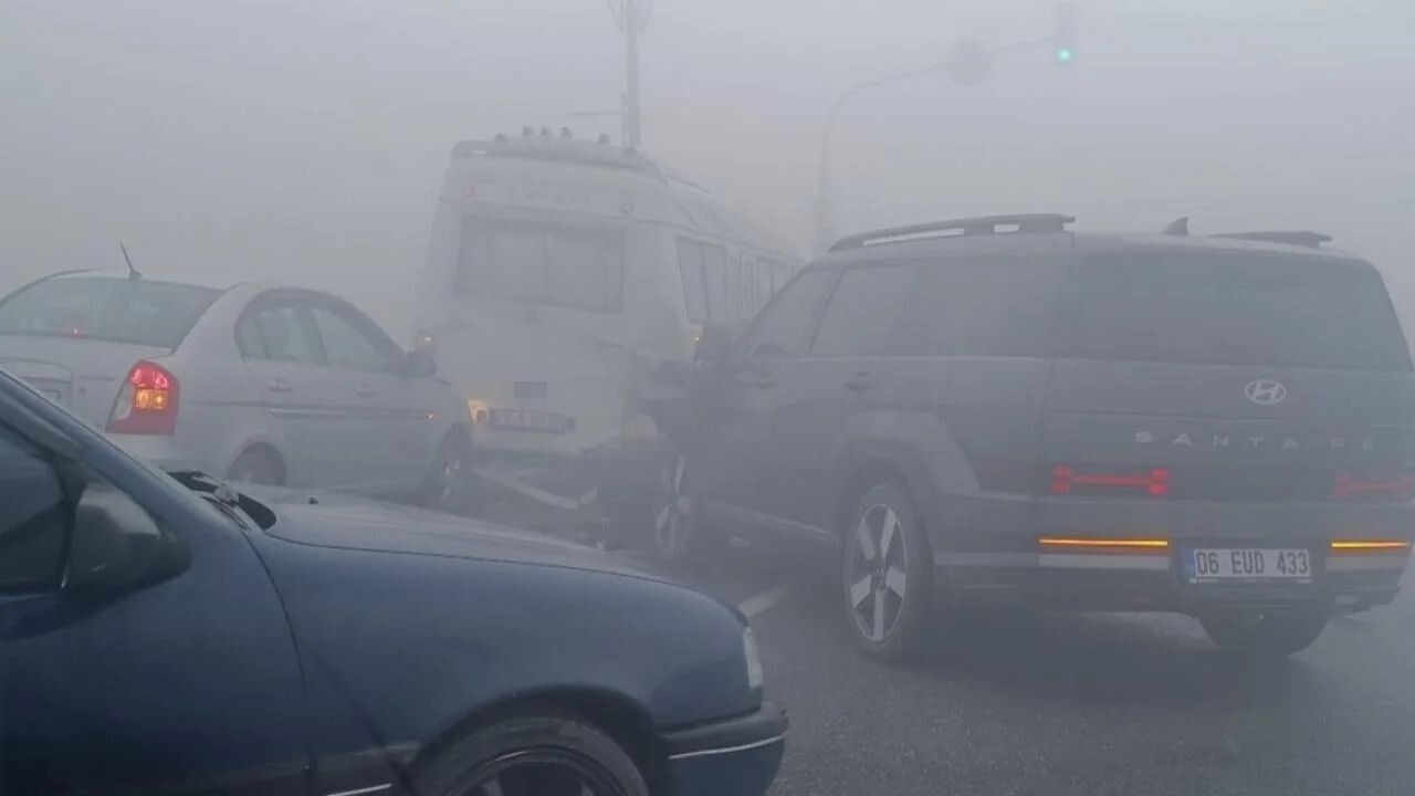 Iğdır'da Yoğun Sis Zincirleme Kazaya Yol Açtı