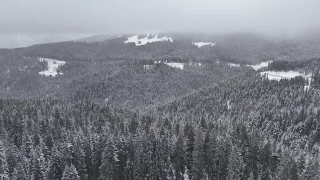 Ilgaz Dağı Beyaza Büründü: Kartpostallık Kar Manzaraları Havadan Görüntülendi