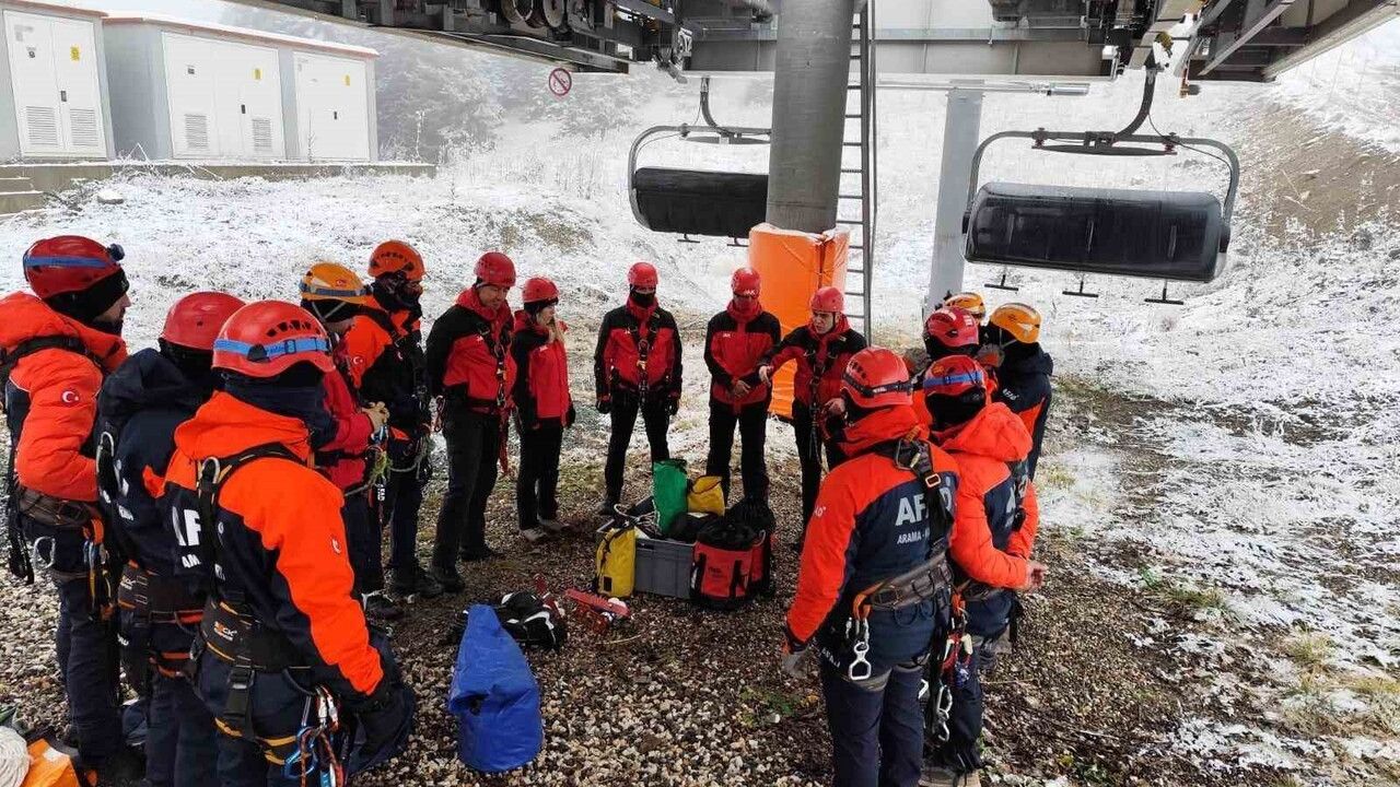 Ilgaz Dağı Yurduntepe'de JAK ve AFAD'tan Kayak Sezonu İçin Telesiyej Kurtarma Tatbikatı
