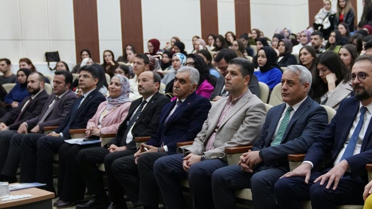 Impact Hub Projesi Erzurum'da İlgi Topladı: AB Konferansı ve Gençlerin Rolü