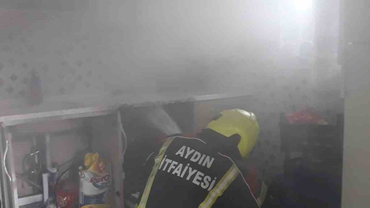 İncirliova'da Bulaşık Makinesi Yangını İtfaiyeyle Söndürüldü