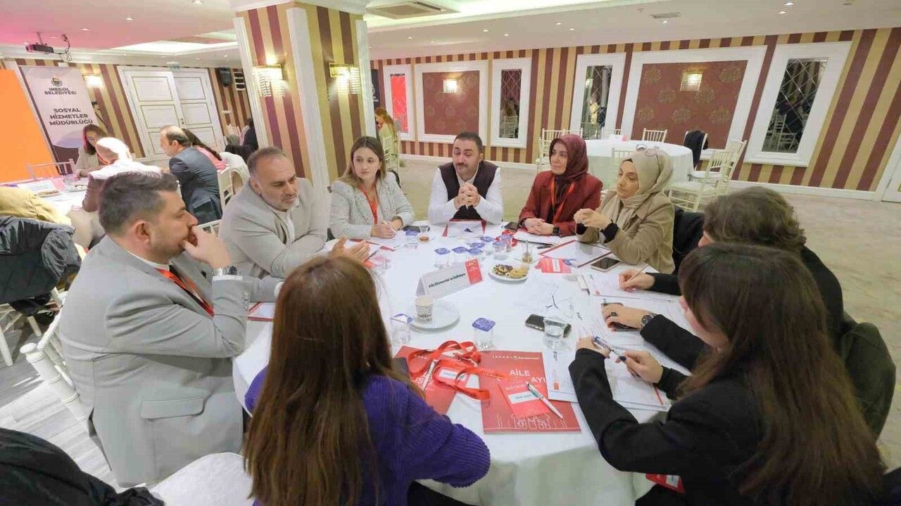 İnegöl'de Güçlü Aile Güçlü Toplum Çalıştayı