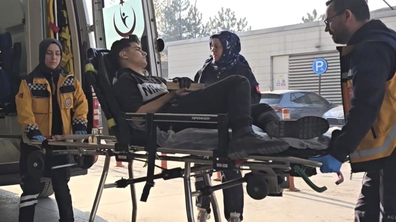 İnegöl’de işçi çivi tabancasıyla elini ahşaba çaktı — İtfaiye kurtardı