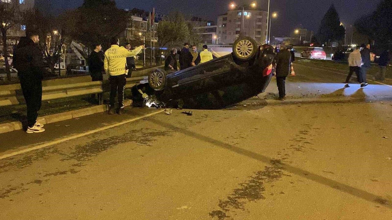 İnegöl’de Kontrolden Çıkan Otomobil Takla Attı: Sürücü Hafif Yaralı