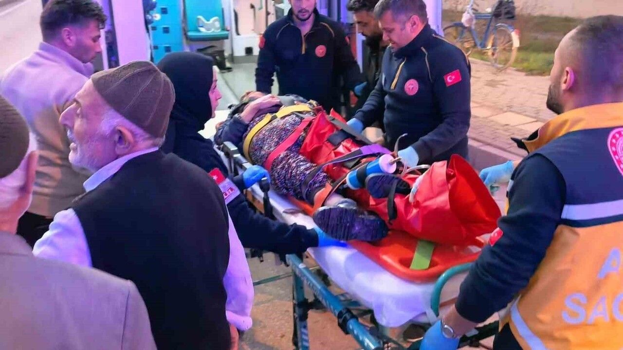 İnegöl'de motosiklet kadın yayaya çarptı: 2 yaralı