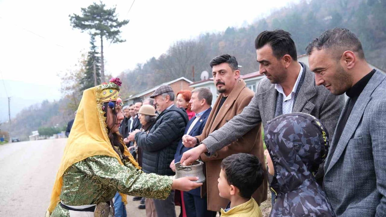İnegöl'de "Toprağın Uykusu" ile Anadolu Gelenekleri Canlandı